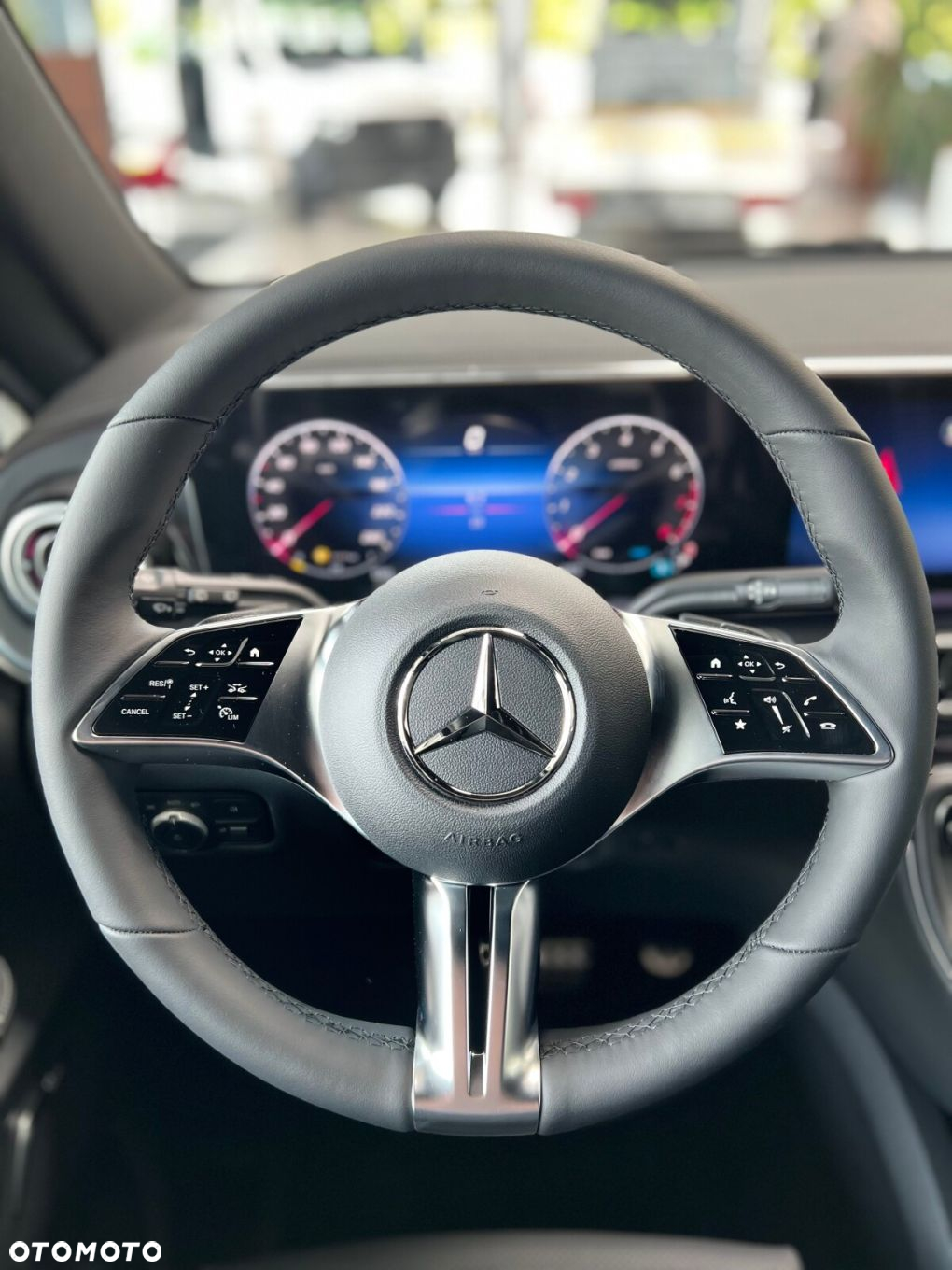Mercedes-Benz Klasa V - 8