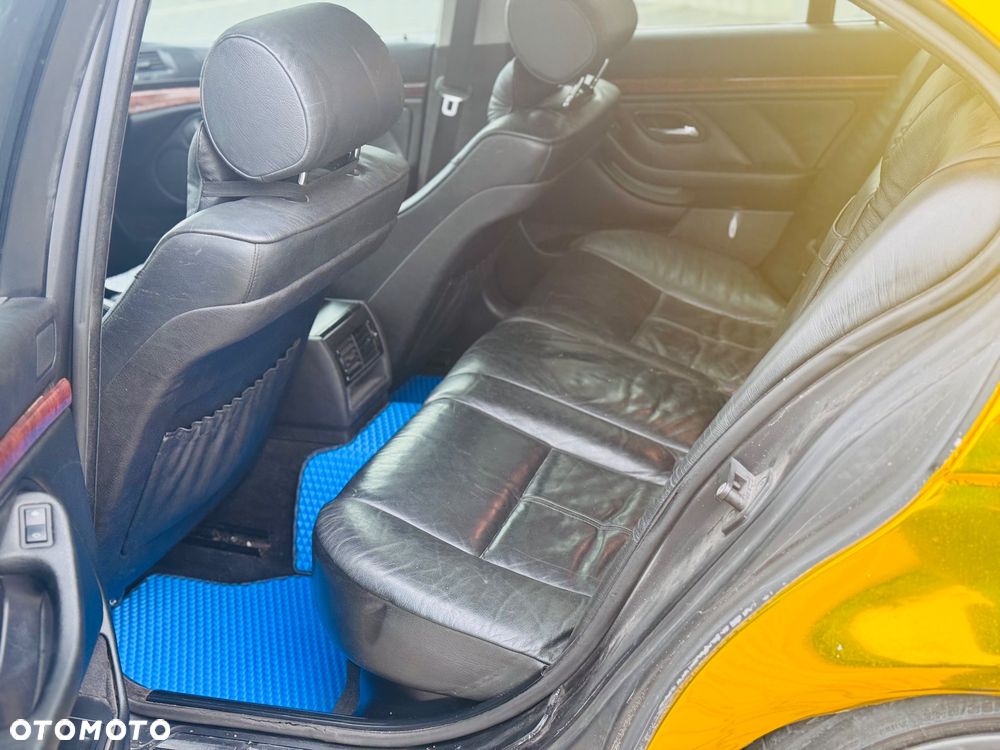 BMW Seria 5 525d - 8