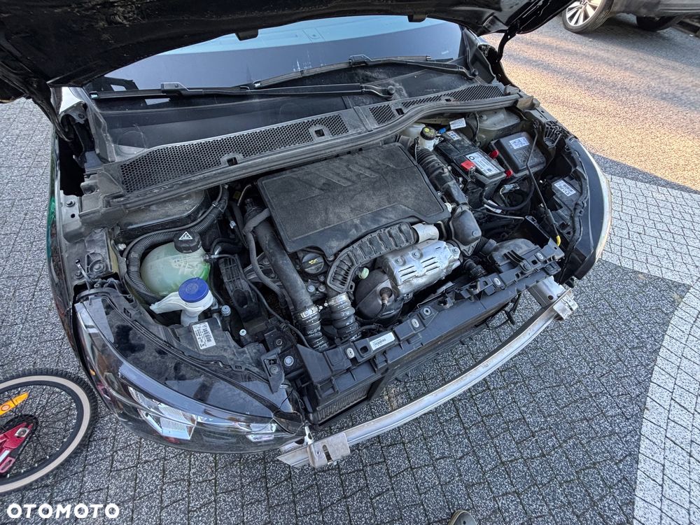 Peugeot 208 - 13