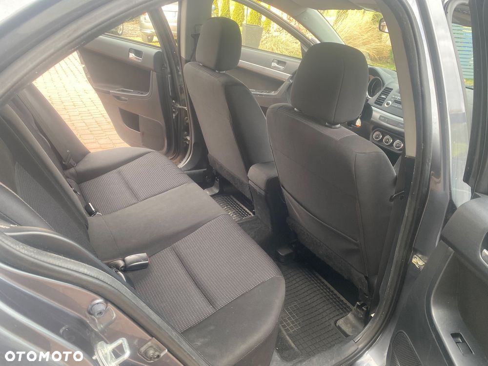 Mitsubishi Lancer 1.5 Inform - 11