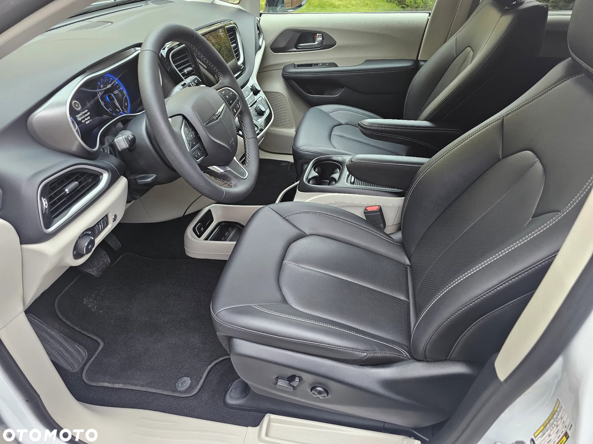 Chrysler Pacifica - 7