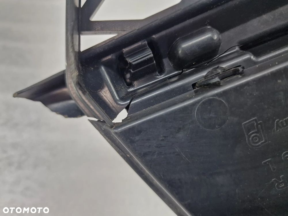 AUDI Q5 8R0 LIFT S-LINE LEWA KRATKA BOCZNA ZDERZAKA PRZEDNIEGO PRZÓD , NR 8R0807681R , NR AUKCJI D/97 - 25