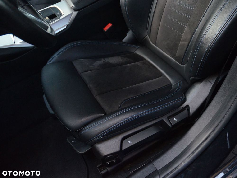 BMW Seria 3 320d xDrive mHEV M Sport - 23
