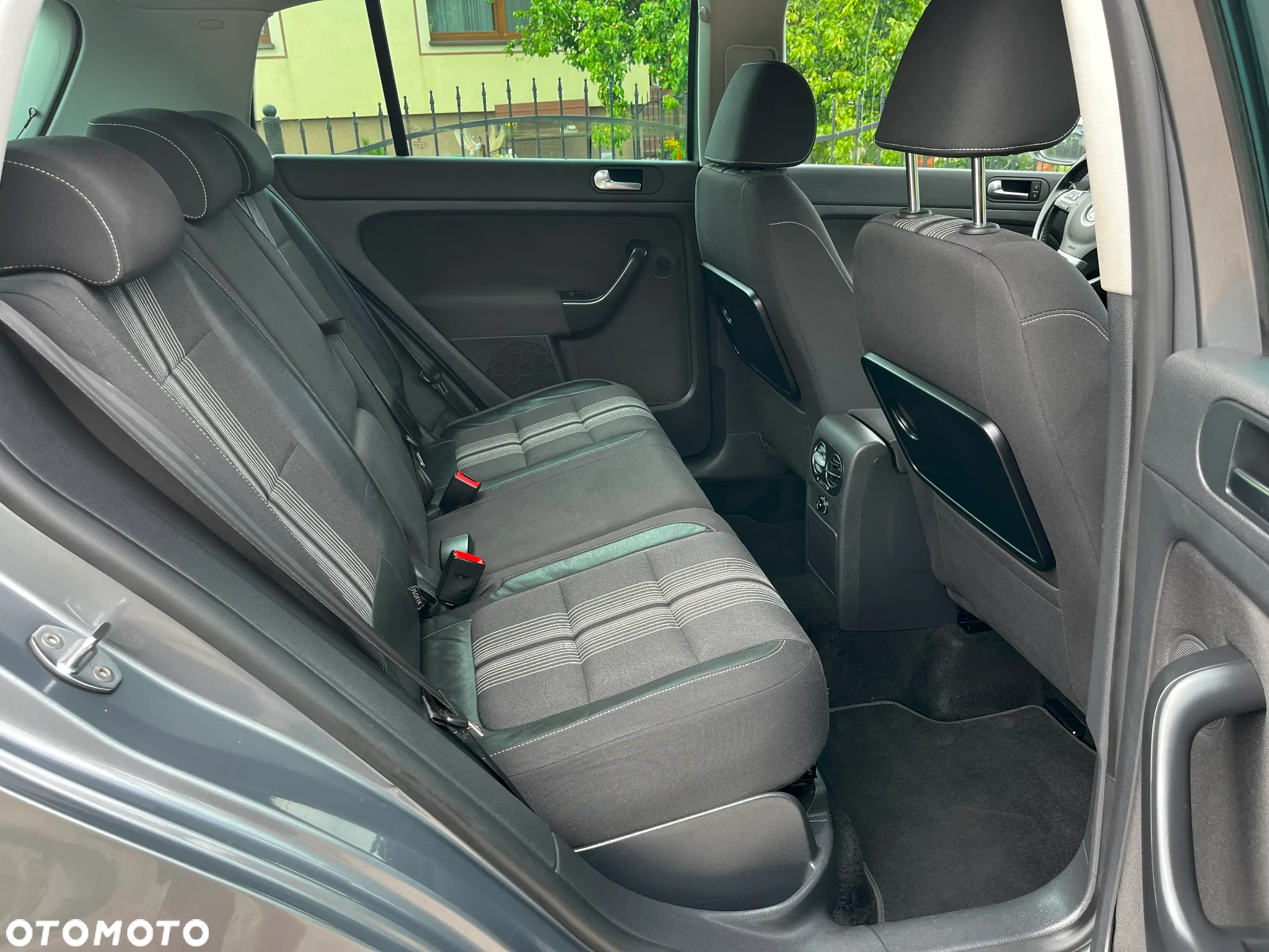 Volkswagen Golf Plus 1.6 TDI DPF MATCH - 14