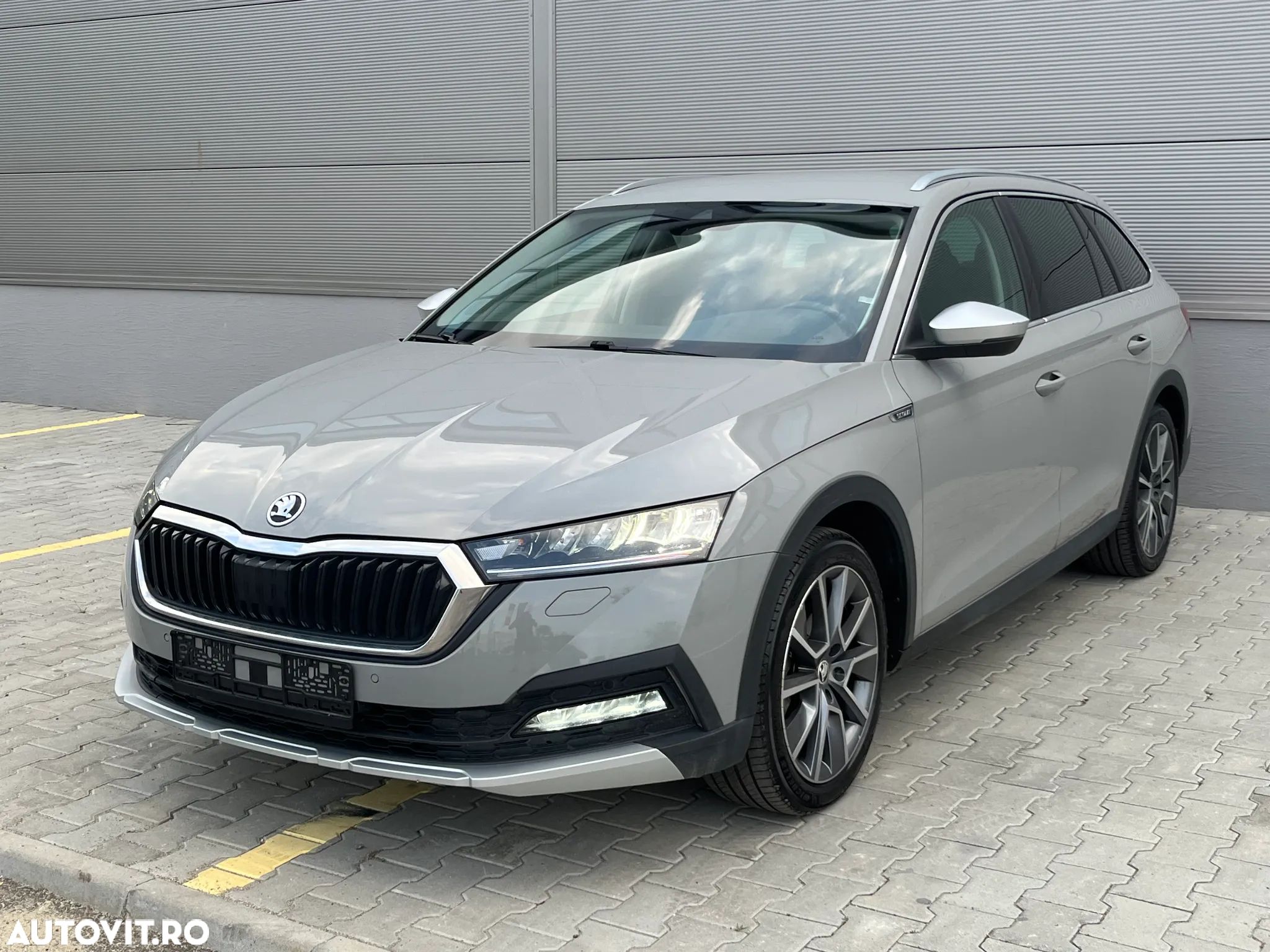 Skoda Octavia Combi 1.5 TSI e-TEC DSG Scout - 1