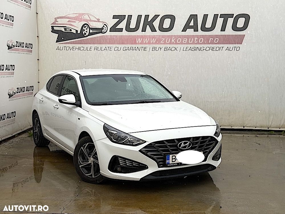 Hyundai i30 1.5 T-GDI 160CP MHEV 5DR M/T Highway - 1