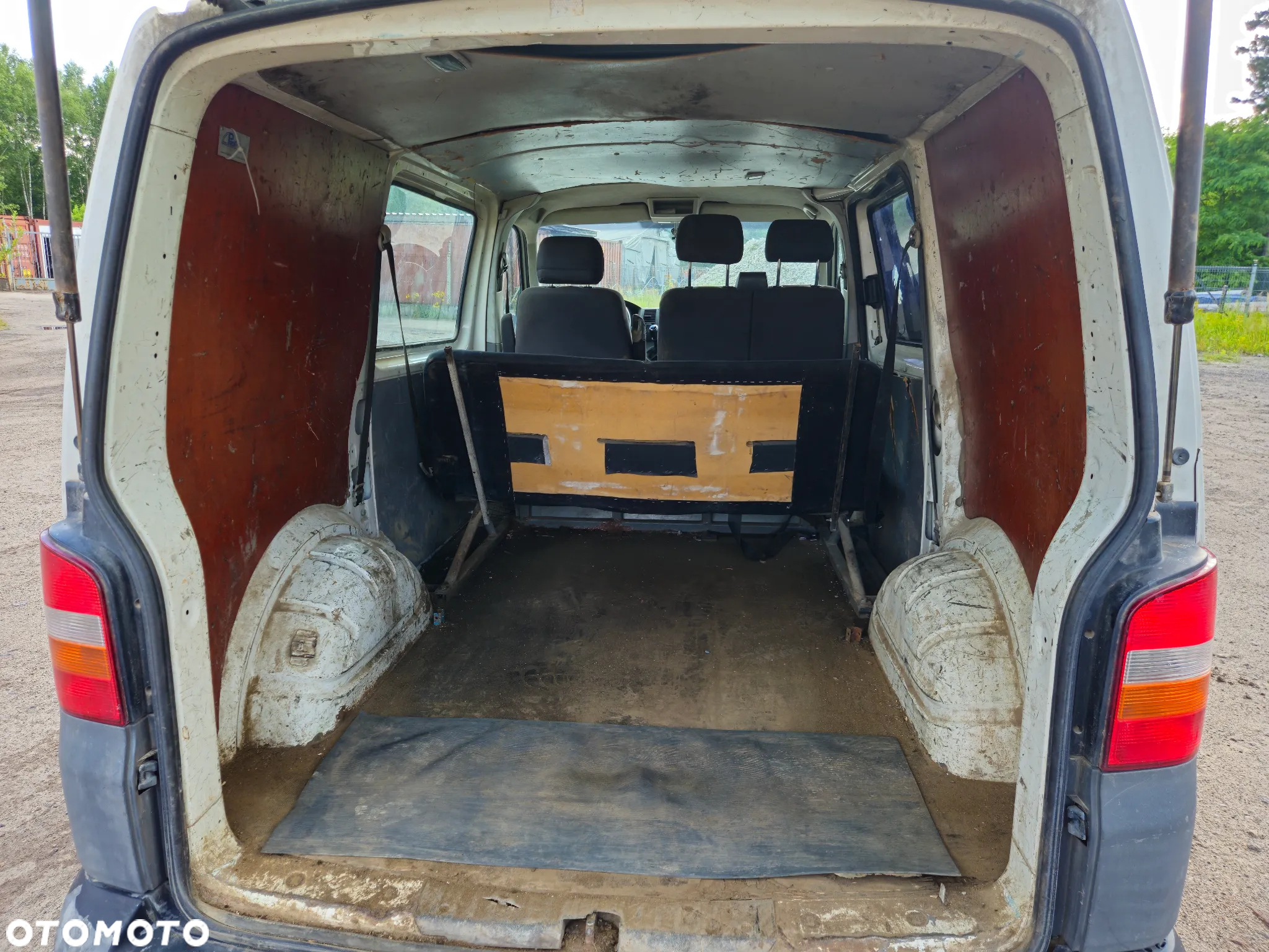Volkswagen T5 - 16