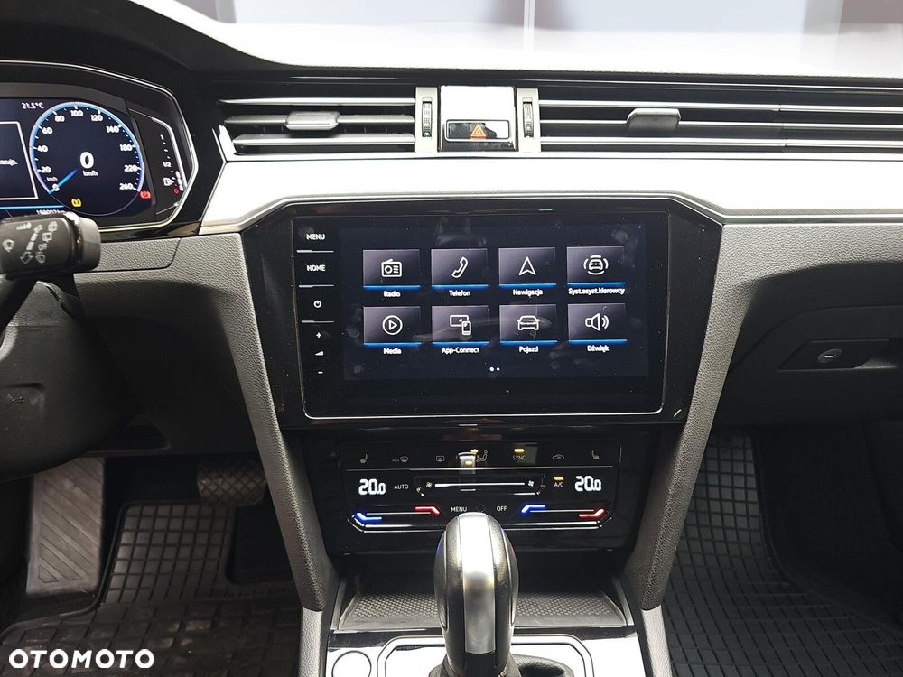 Volkswagen Passat - 13