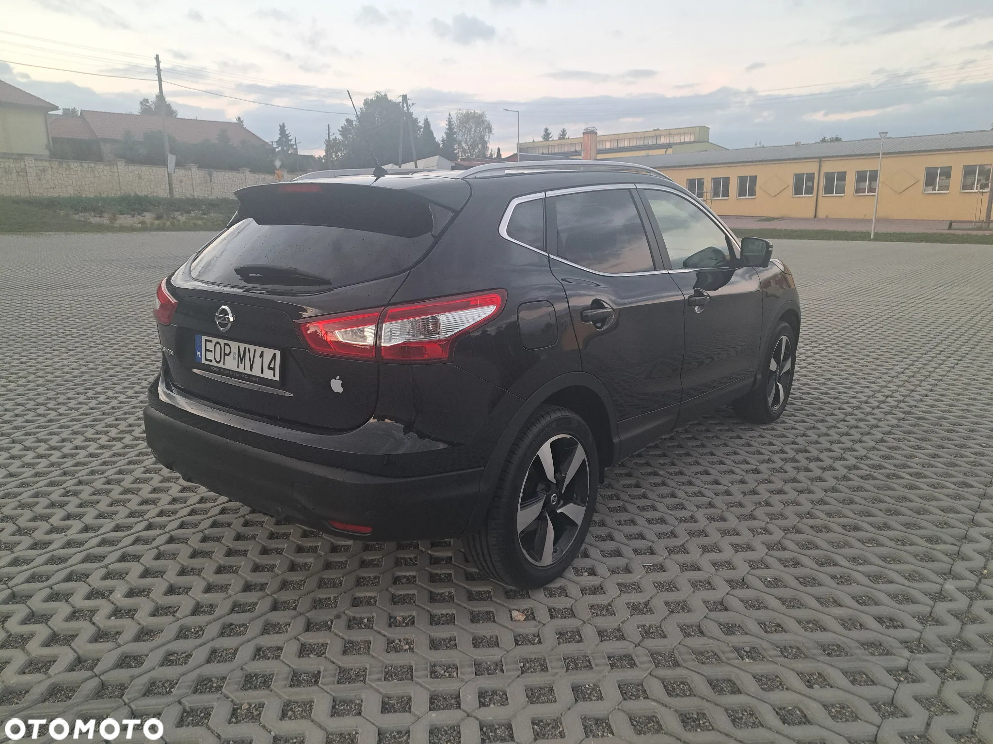 Nissan Qashqai 1.2 DIG-T N-Connecta EU6 - 10