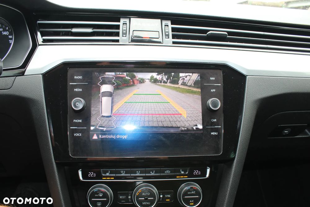 Volkswagen Passat Variant 2.0 TDI SCR DSG Highline - 17