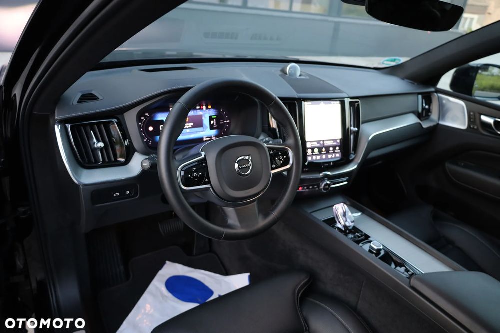 Volvo XC 60 T8 AWD Ultra Black Edition - 17