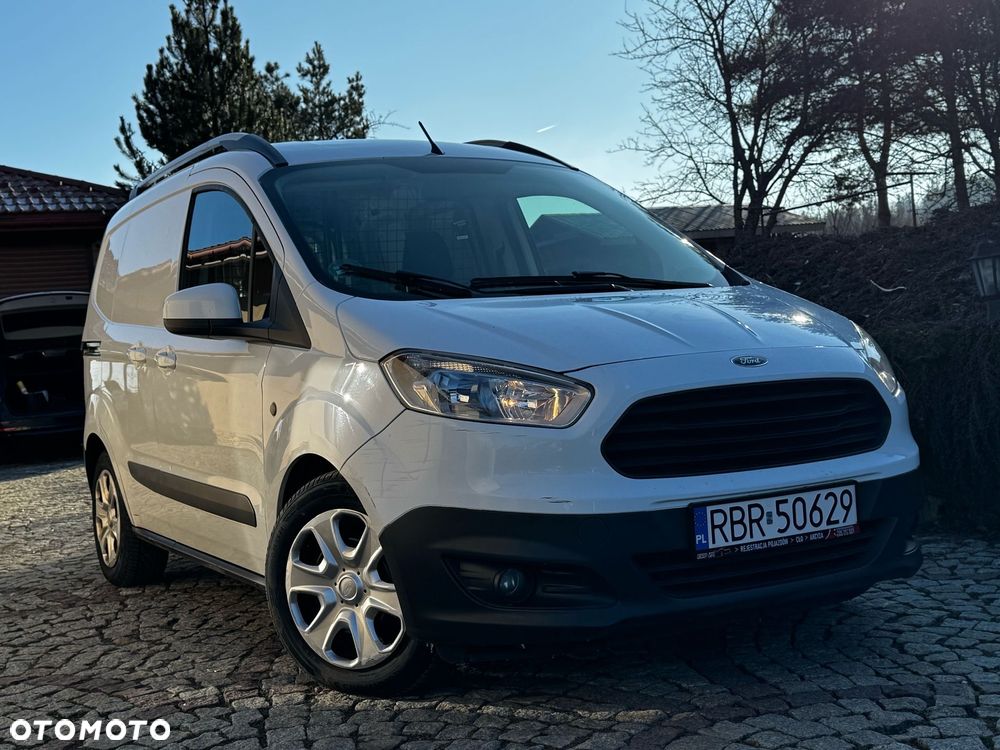 Ford Transit Courier - 17