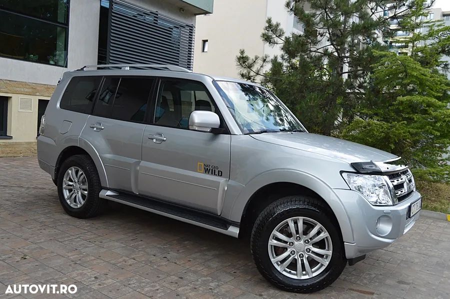 Mitsubishi Pajero - 20