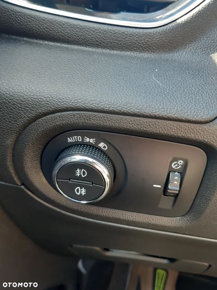 Opel Grandland X 1.2 T GPF Innovation S&S - 19