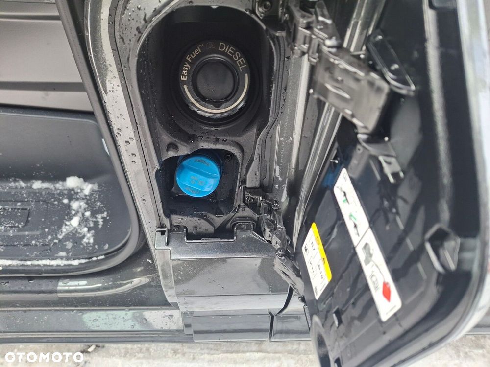 Volkswagen Caravelle - 15