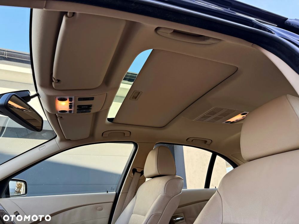 BMW Seria 5 525xi - 8