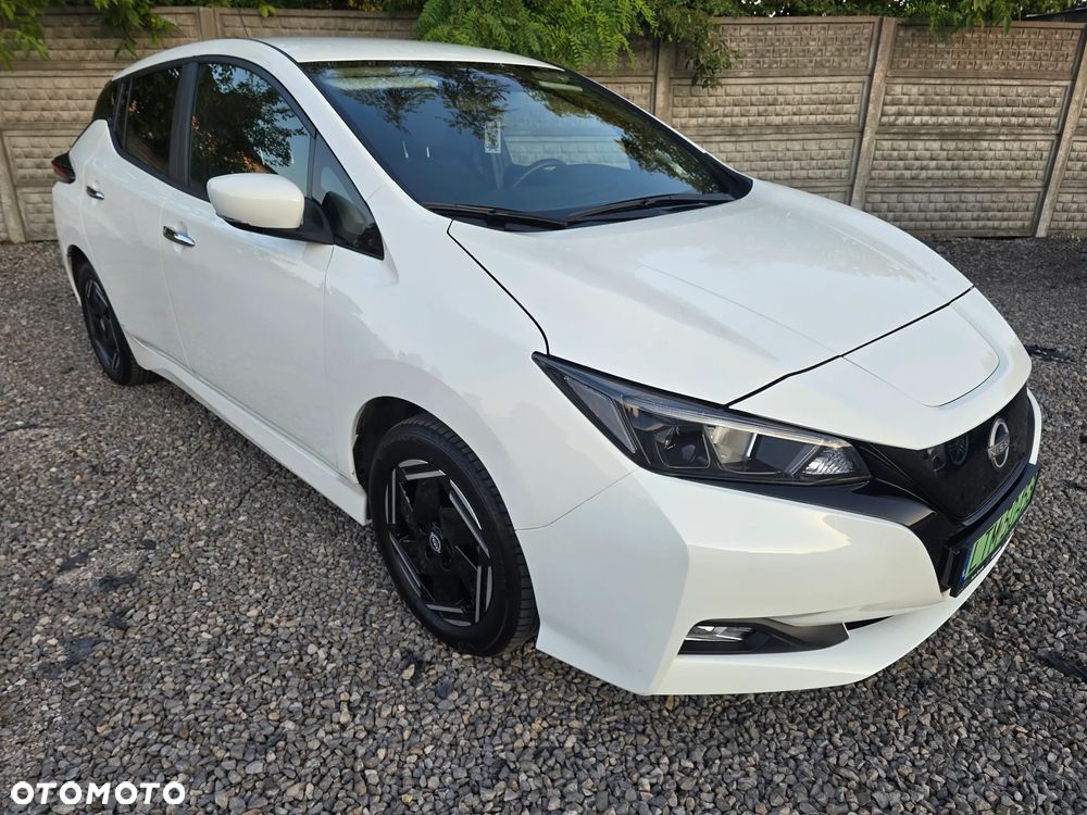 Nissan Leaf - 1