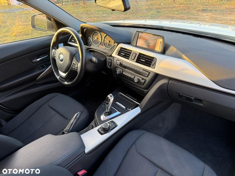 BMW Seria 3 318d Edition M Sport Shadow - 20