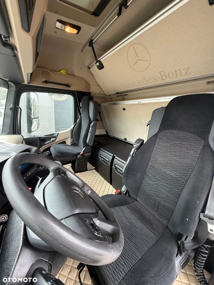 Mercedes-Benz Actros 1848 Low Deck Mega - 9
