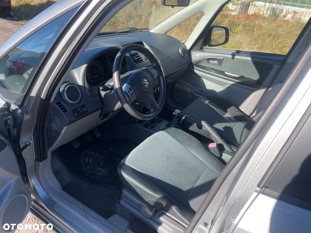 Suzuki SX4 1.9 DDiS DPF 4x4 Club - 11
