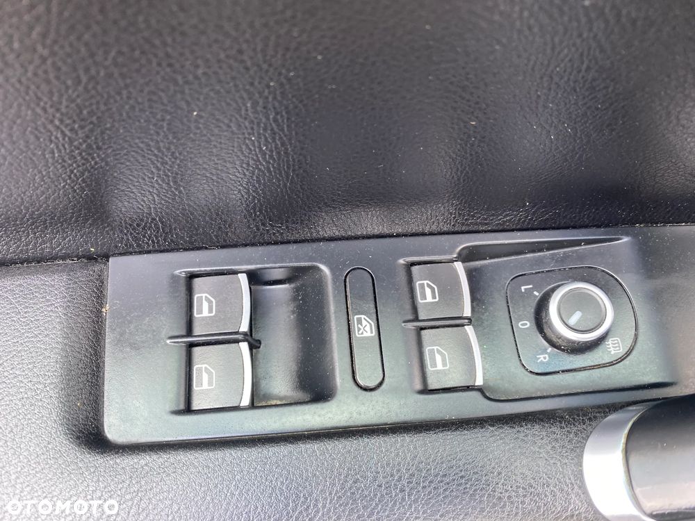 Volkswagen Passat 2.0 TDI DSG Highline - 14