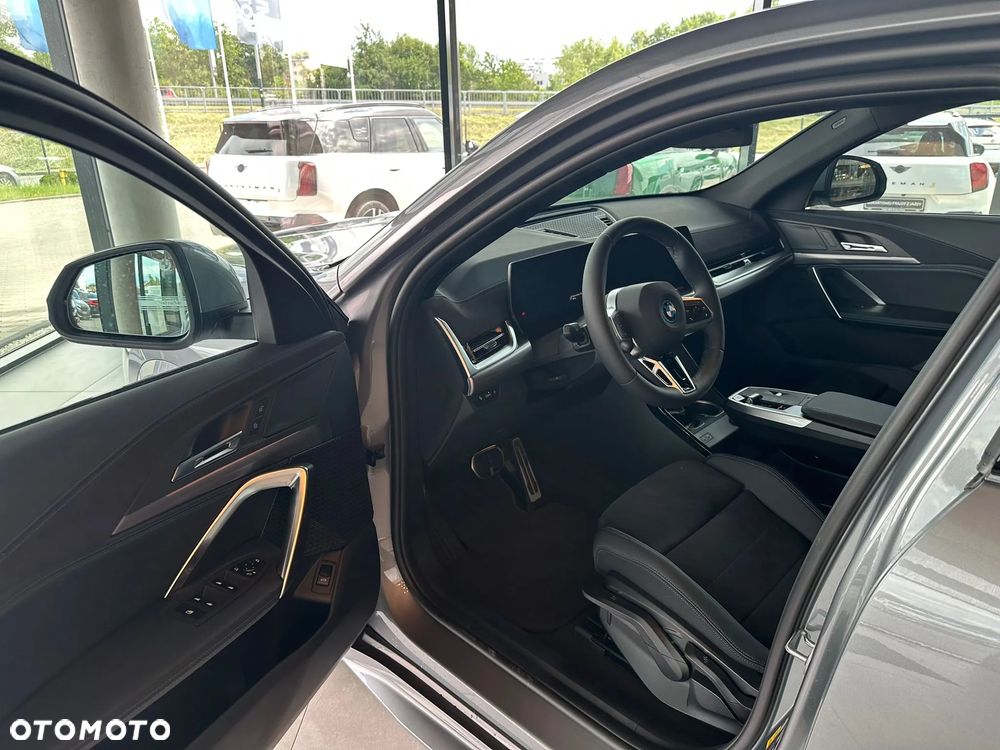 BMW iX2 eDrive20 66.5kWh M Sport Edition - 15