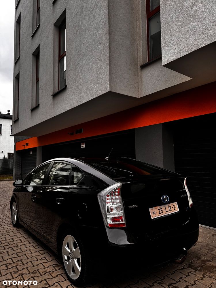 Toyota Prius (Hybrid) Comfort - 3