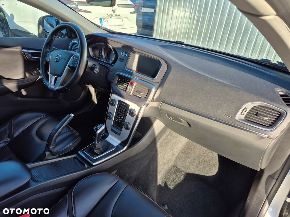 Volvo V40 T3 Drive-E Ocean Race - 15