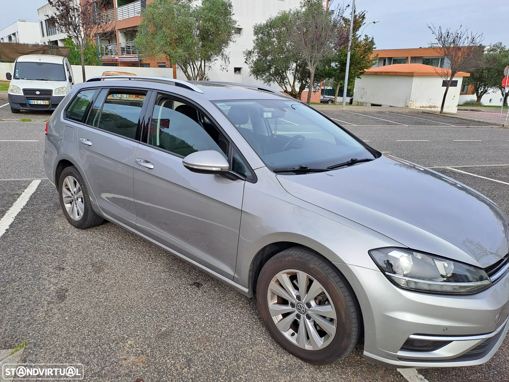 VW Golf Variant 1.6 TDi Highline DSG - 2
