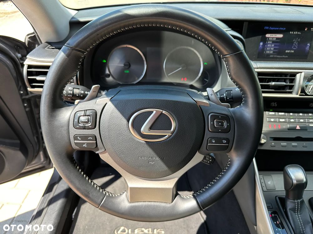 Lexus IS - 8