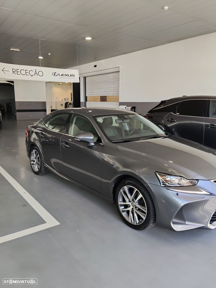 Lexus IS 300H Executive - 8