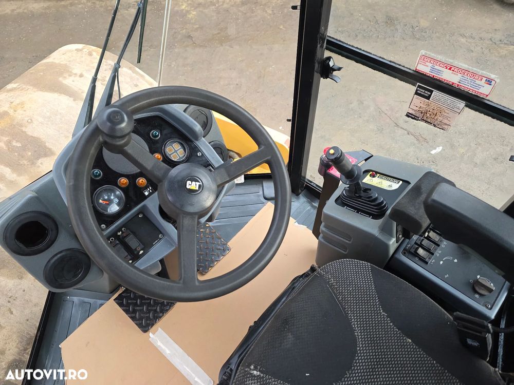 Caterpillar Cat CS-533 cilindru compactor terasament 13 tone hamm ammamn bomag - 10