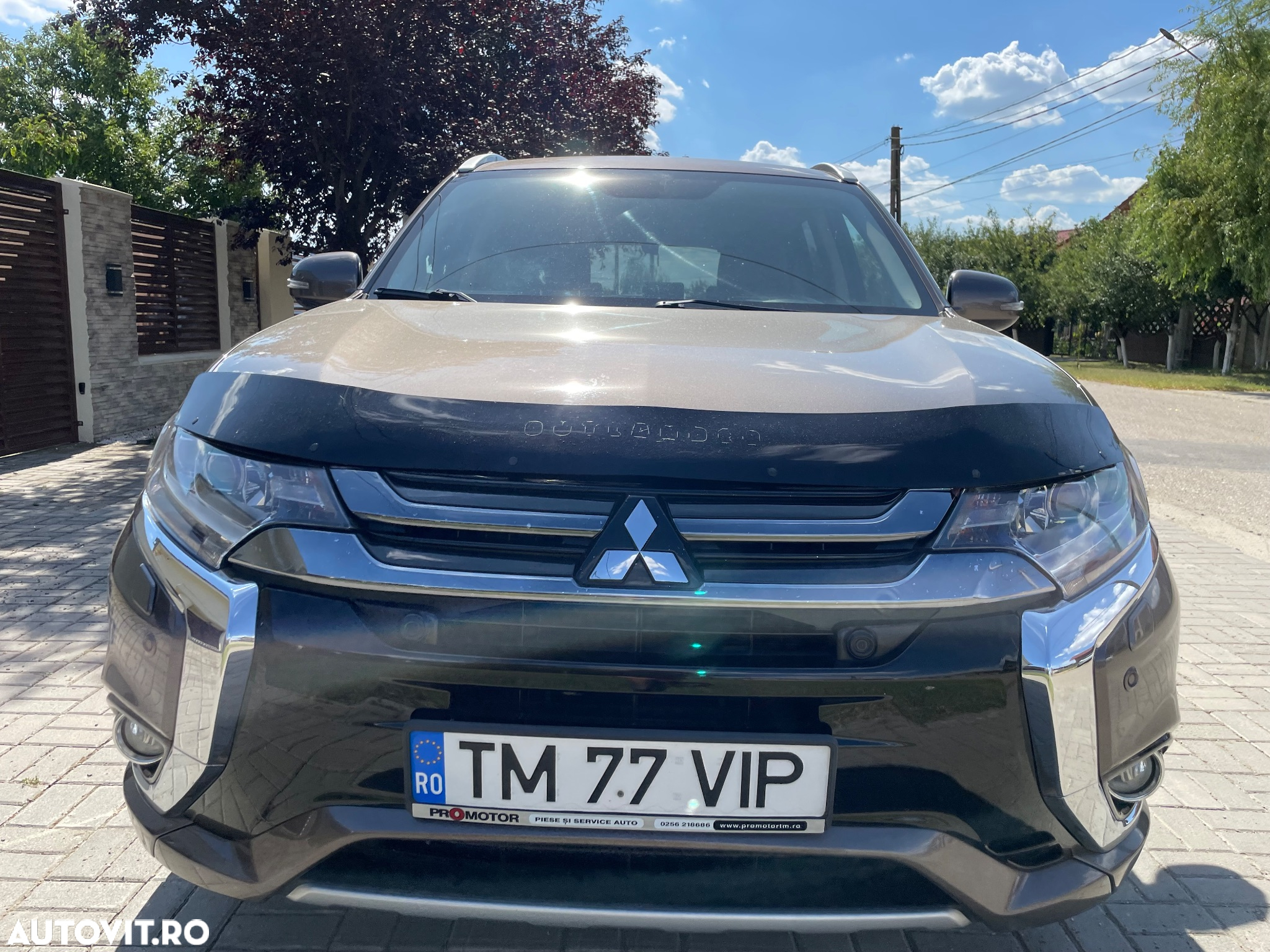 Mitsubishi Outlander - 8