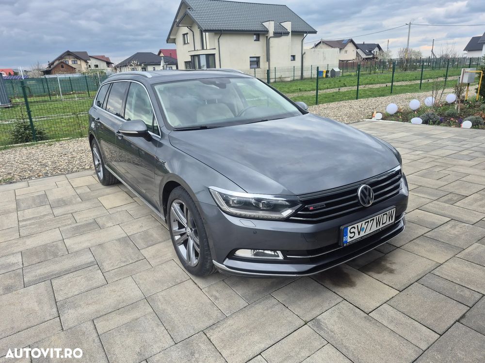 Volkswagen Passat - 1
