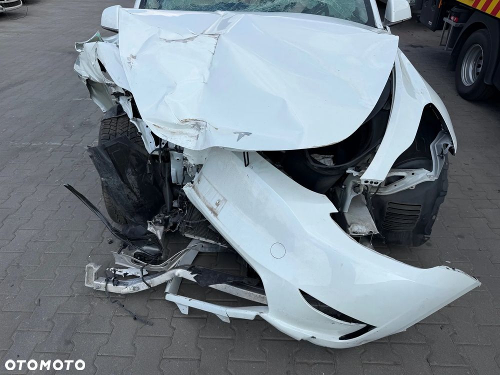 Tesla Model Y RWD - 6