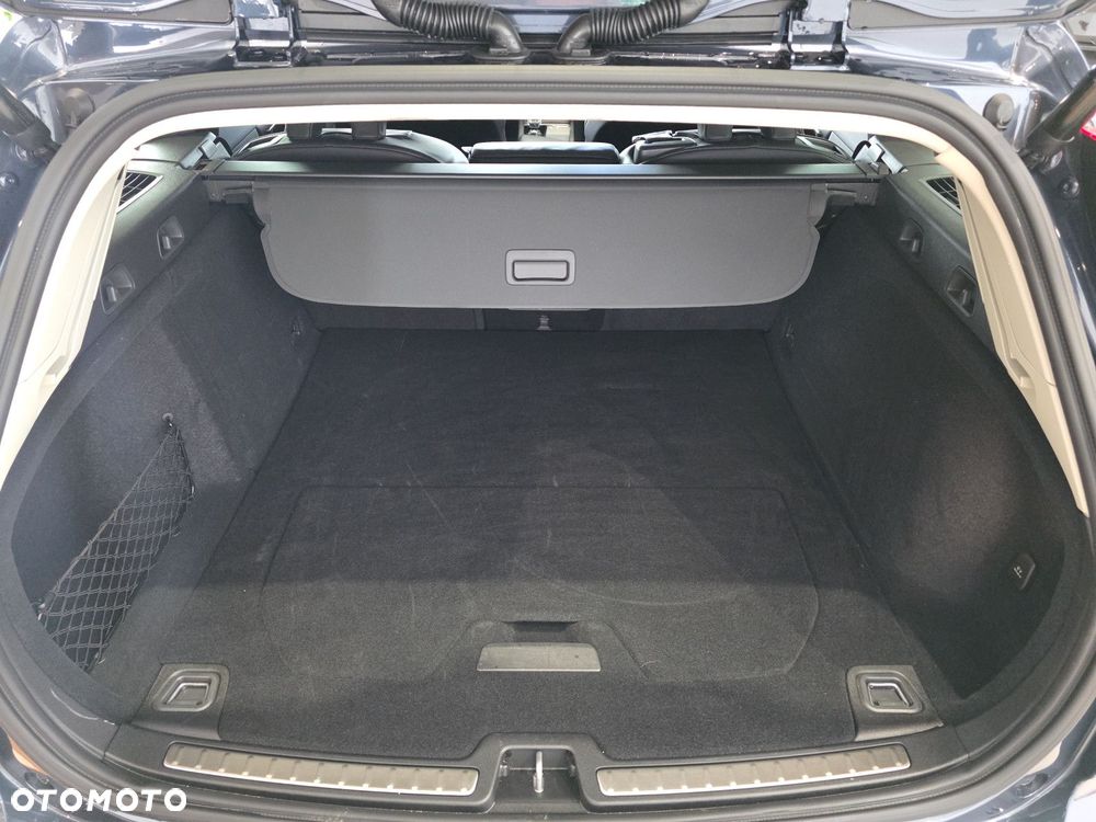 Volvo V60 Cross Country - 36