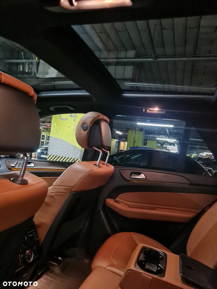 Mercedes-Benz GLE 350 d 4-Matic - 24