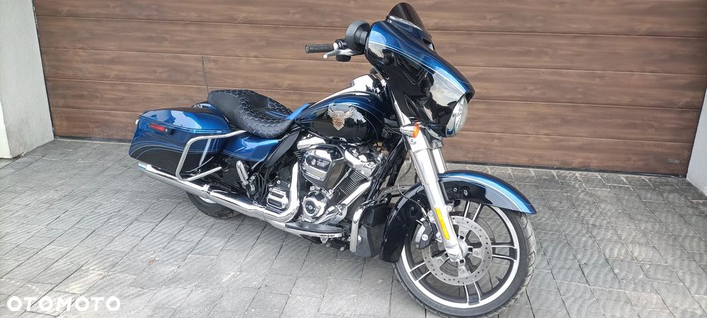 Harley-Davidson Touring Street Glide - 2