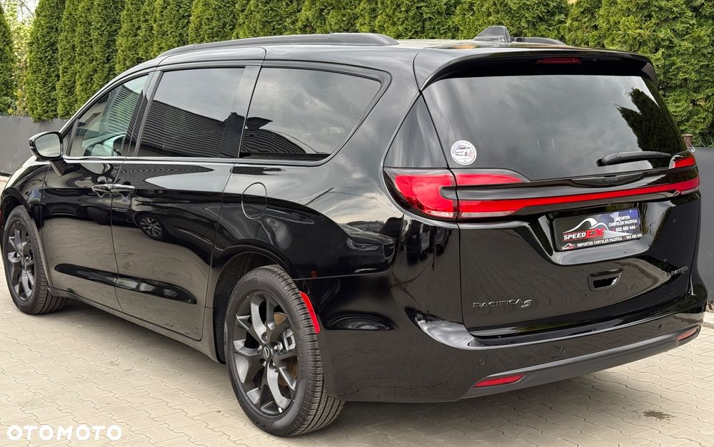 Chrysler Pacifica - 6