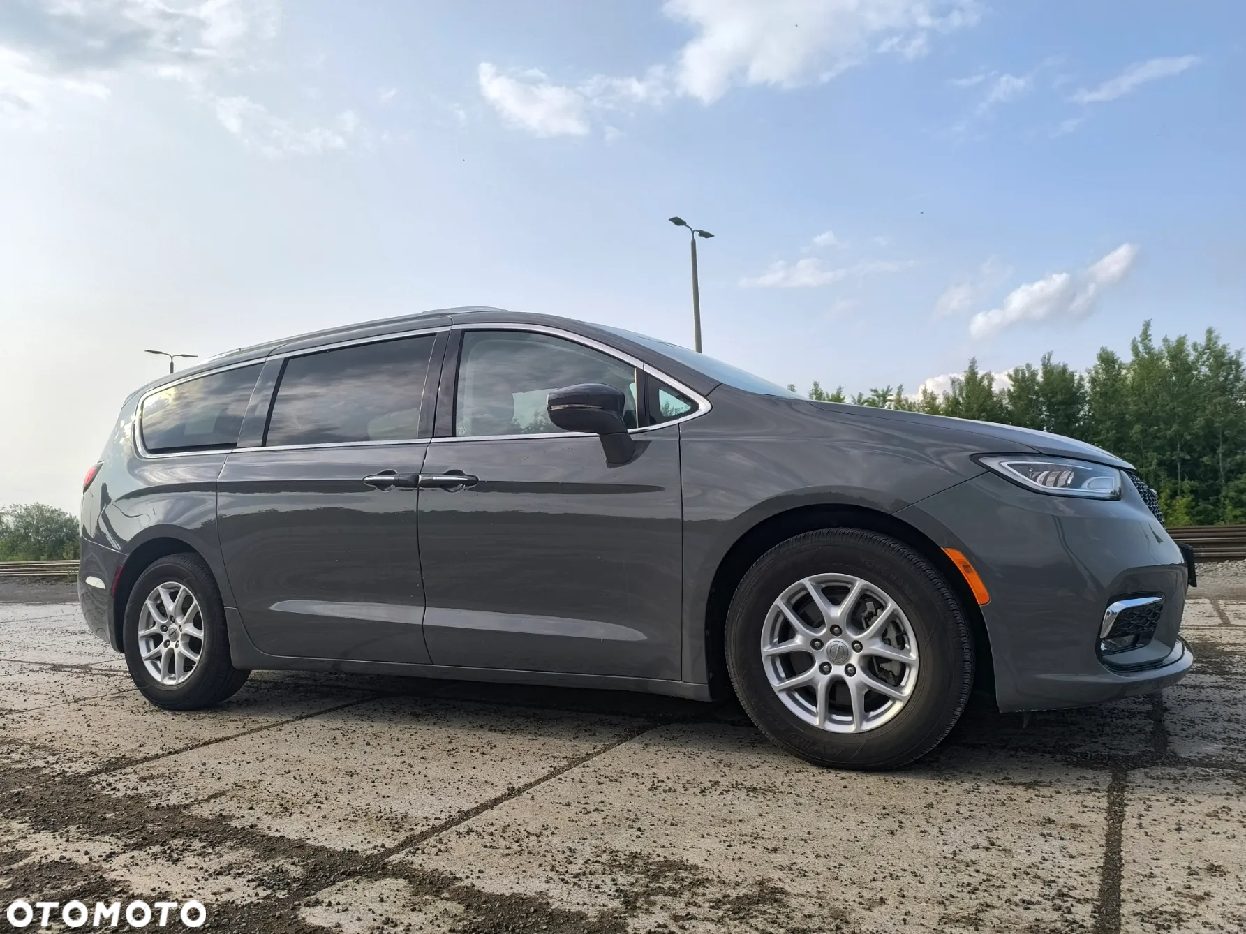 Chrysler Pacifica - 7