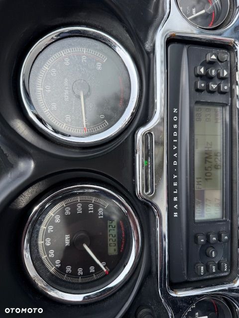 Harley-Davidson FLH Electra Glide - 13