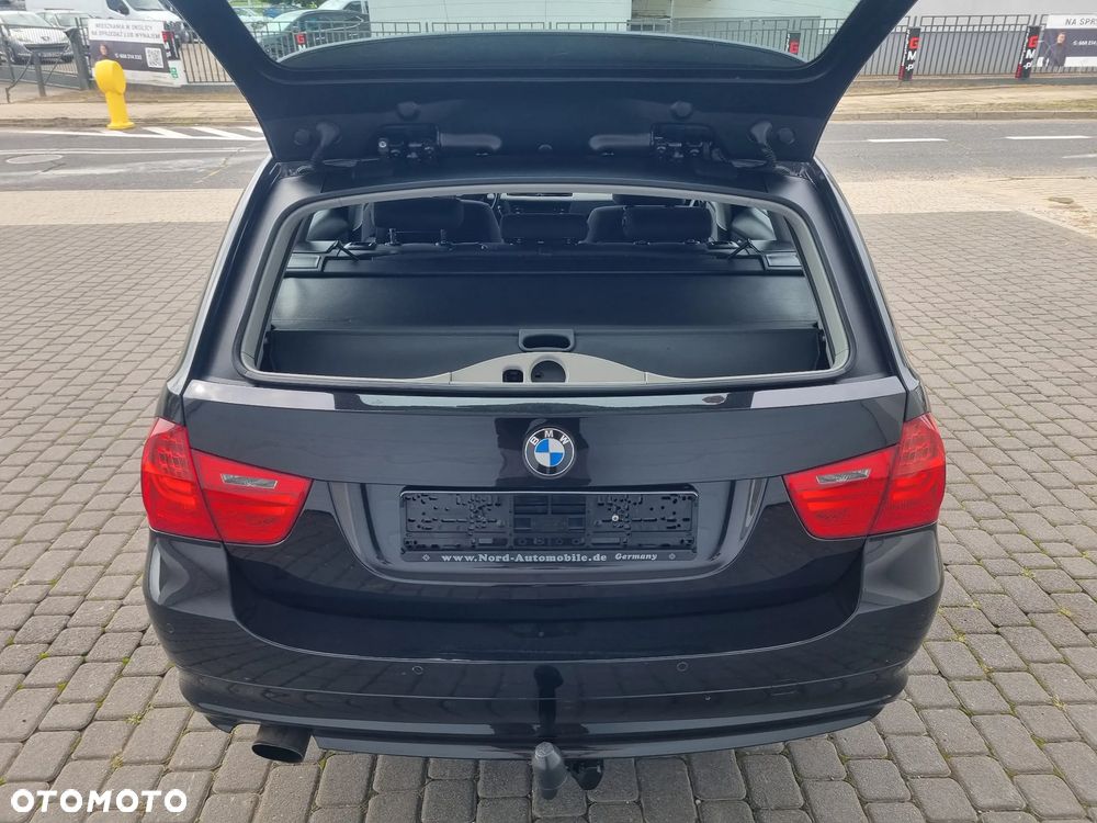 BMW Seria 3 318d DPF Edition Sport - 30