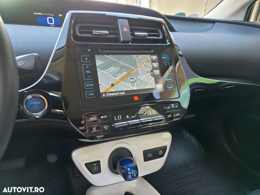 Toyota Prius 1.8 HSD Exclusive Plus - 16