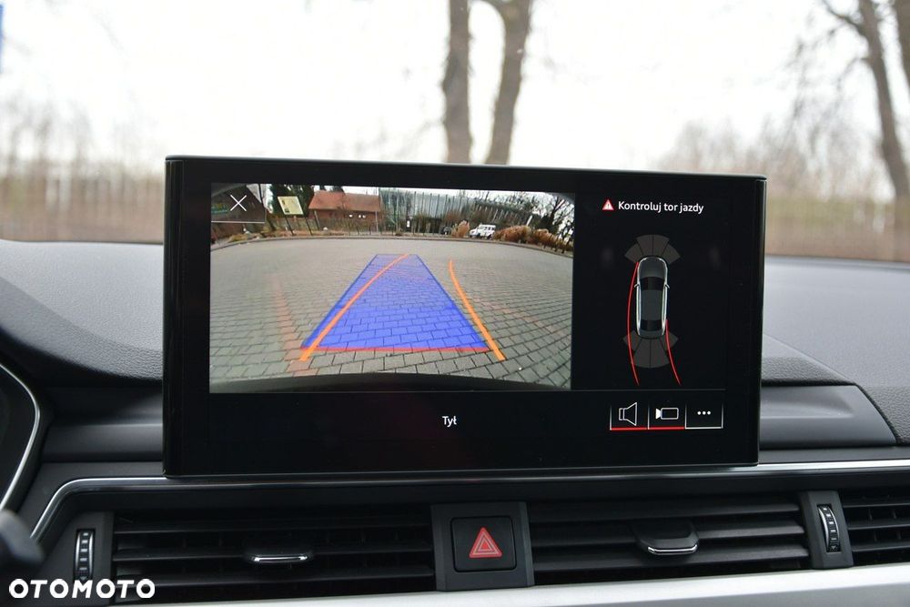 Audi A4 Limousine - 12