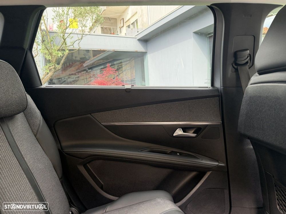 Peugeot 5008 1.2 PureTech Allure Pack EAT8 - 20