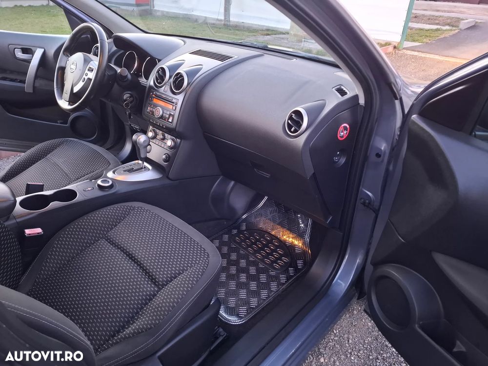 Nissan Qashqai 2.0 DCI 4 x 4 DPF Aut acenta - 8