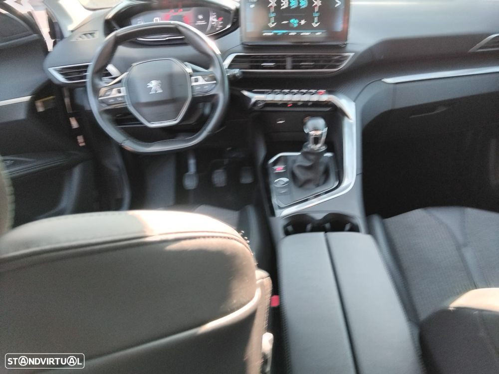Peugeot 3008 - 17