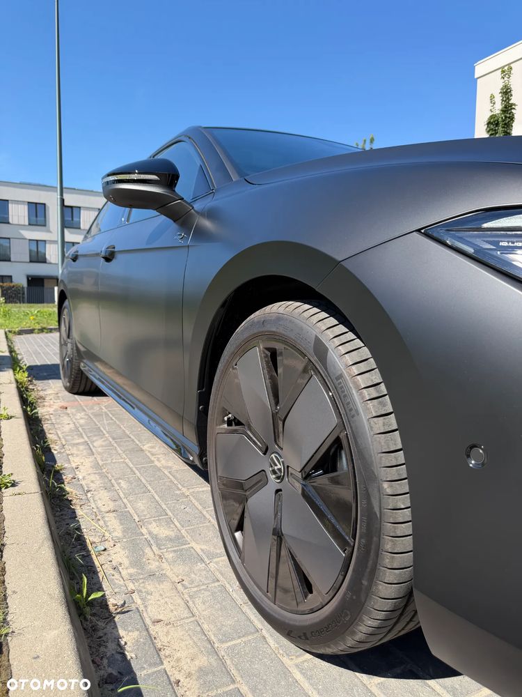 Volkswagen Passat - 4