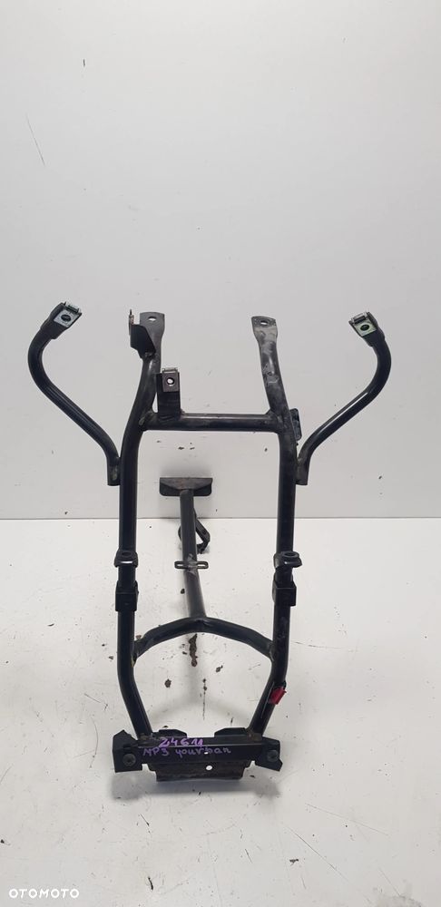 Piaggio MP3 300 Yourban Stelaż Czaszy Przód Mocowanie - 1