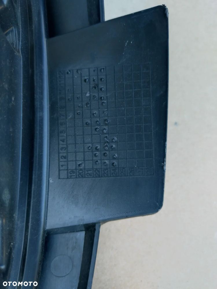 MERCEDES CITAN W420  21- GRILL ATRAPA ORYGINAŁ ! STAN BDB ! - 10